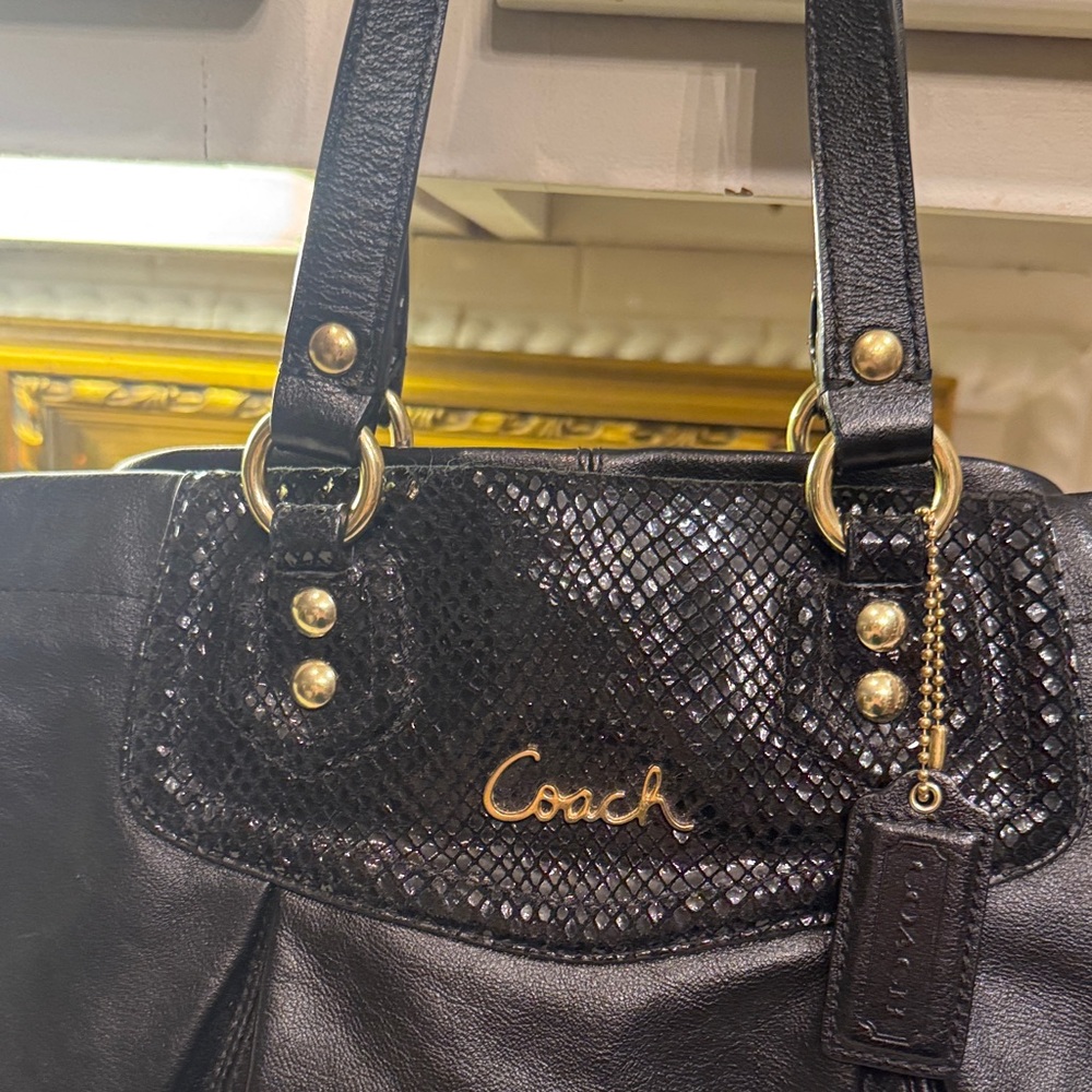 Coach Black Leather Shoulder Bag - Picture 2 of 16